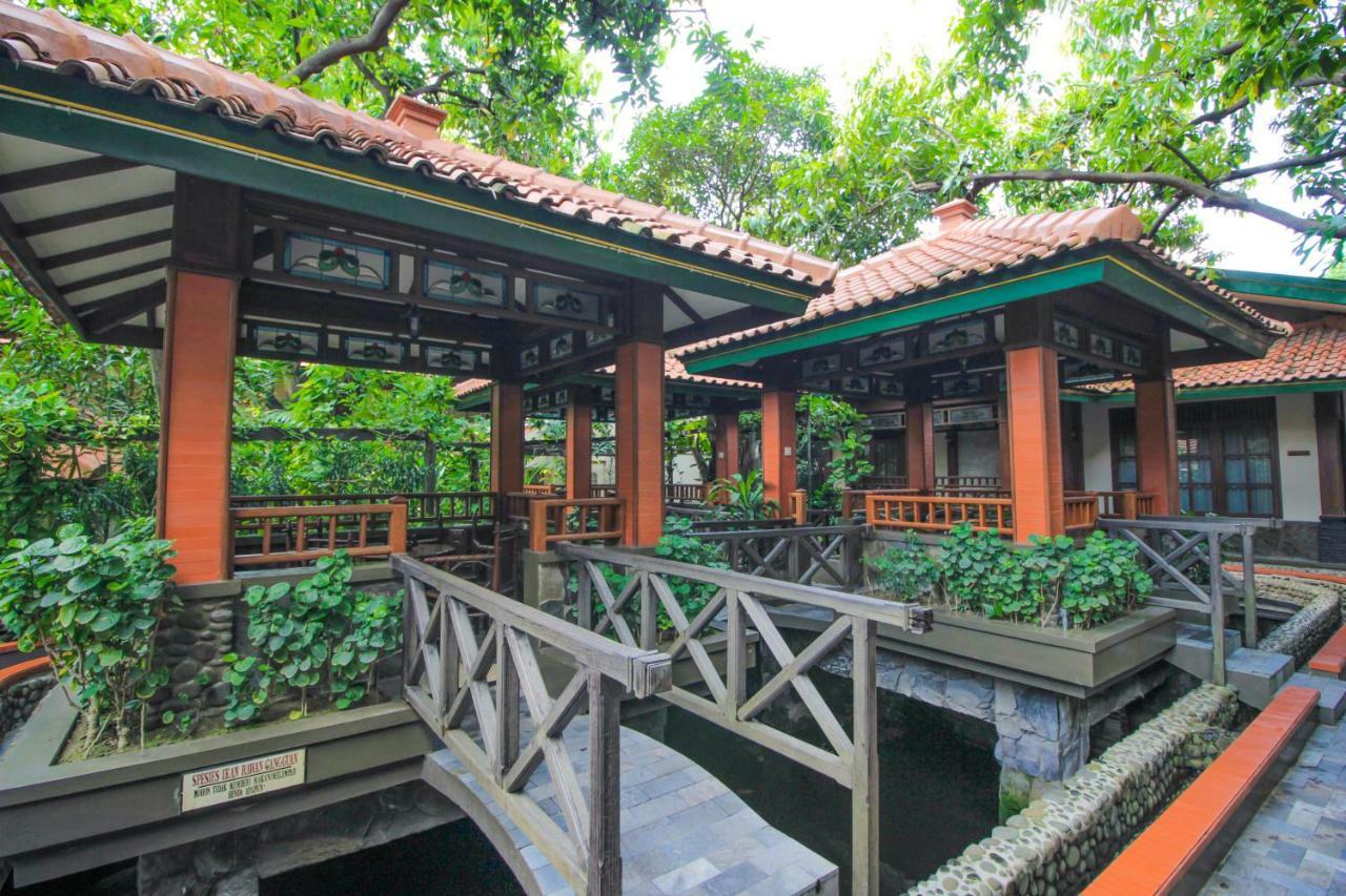 格里斯克安萨娜拿瓦1号度假村 Gresik 外观 照片
