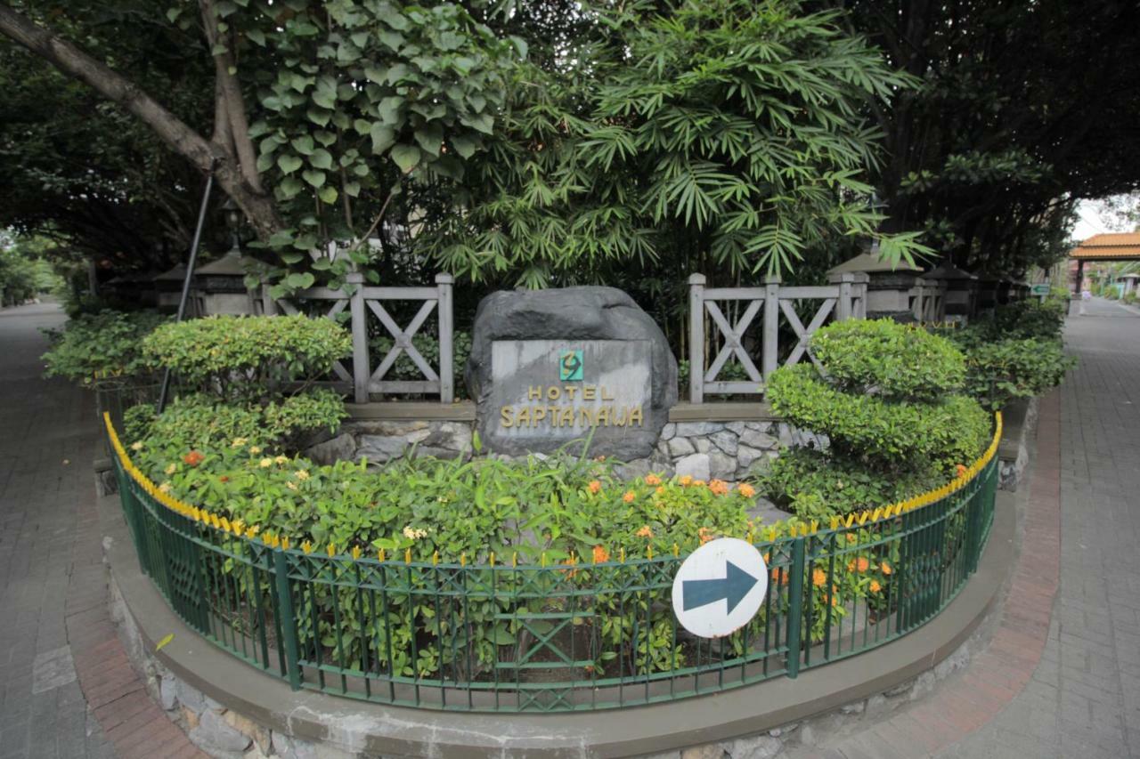 格里斯克安萨娜拿瓦1号度假村 Gresik 外观 照片